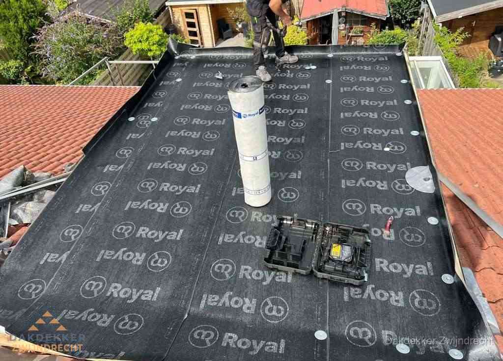 Dakrenovatie met Royal onderdak op plat dak in Zwijndrecht